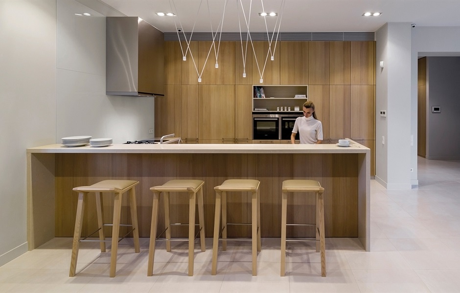 044412 Высокий табурет Andreu World Moody - Вид №3