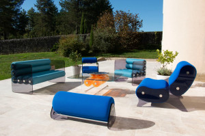 Кресло с подлокотниками