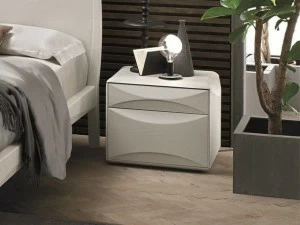 Gruppo Tomasella Тумбочка прикроватная лакированная прямоугольная с ящиками Sidney