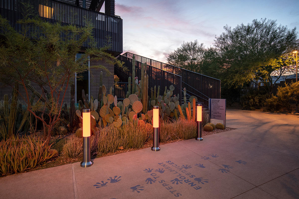 FSRT245 Столбик световой колонны  Forms-surfaces  - Вид №46