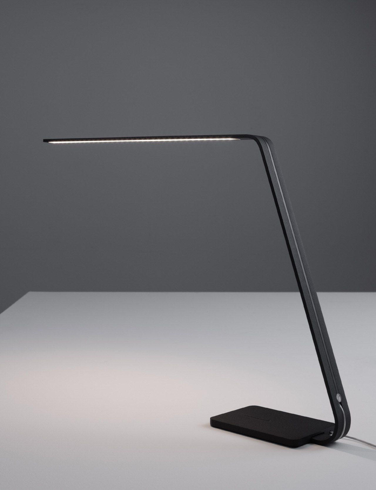 Алюминиевая светодиодная настольная лампа Stilnovo Lama ARCH-00126487 - Вид №2