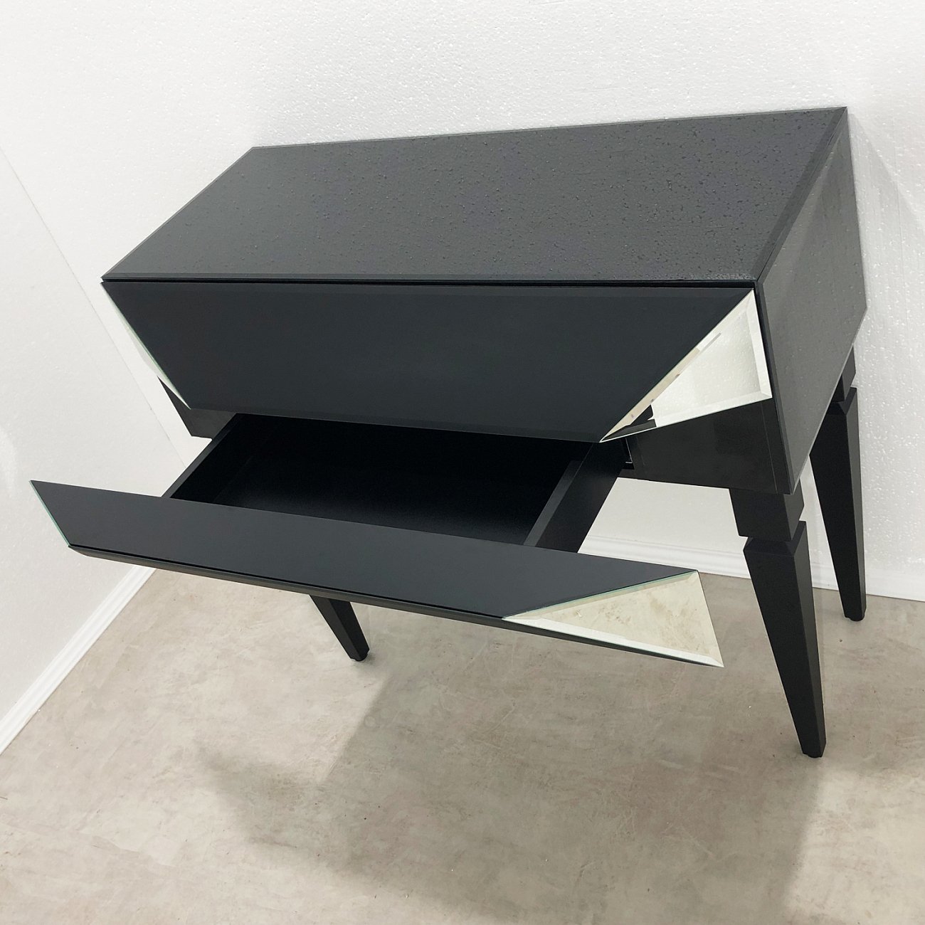 Консоль черная с ящиками и зеркальной отделкой "Роялти" GRAUM  304049 Черный  - Вид №3