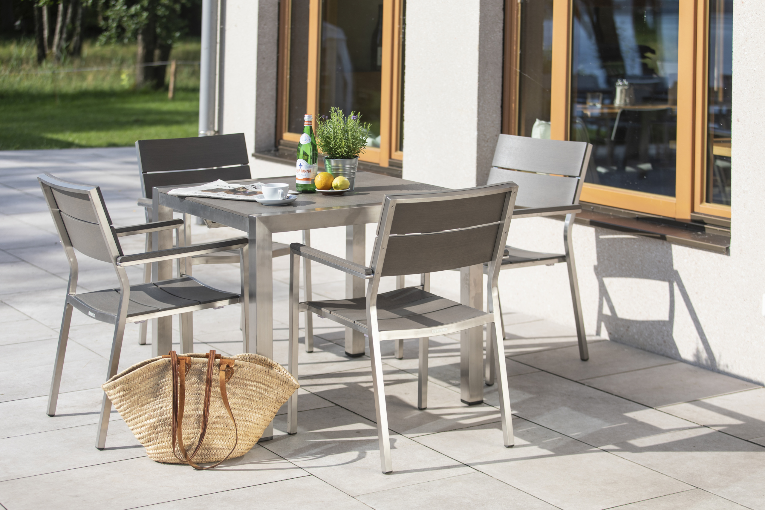 98.00.0860 Обеденный набор Small Brisbane из нержавеющей стали, 5 предметов. - включая 4 кресла из нержавеющей стали Brisbane / Resysta Stone Grey, 1 стол из нержавеющей стали Kennedy 90 × 90 Mbm 