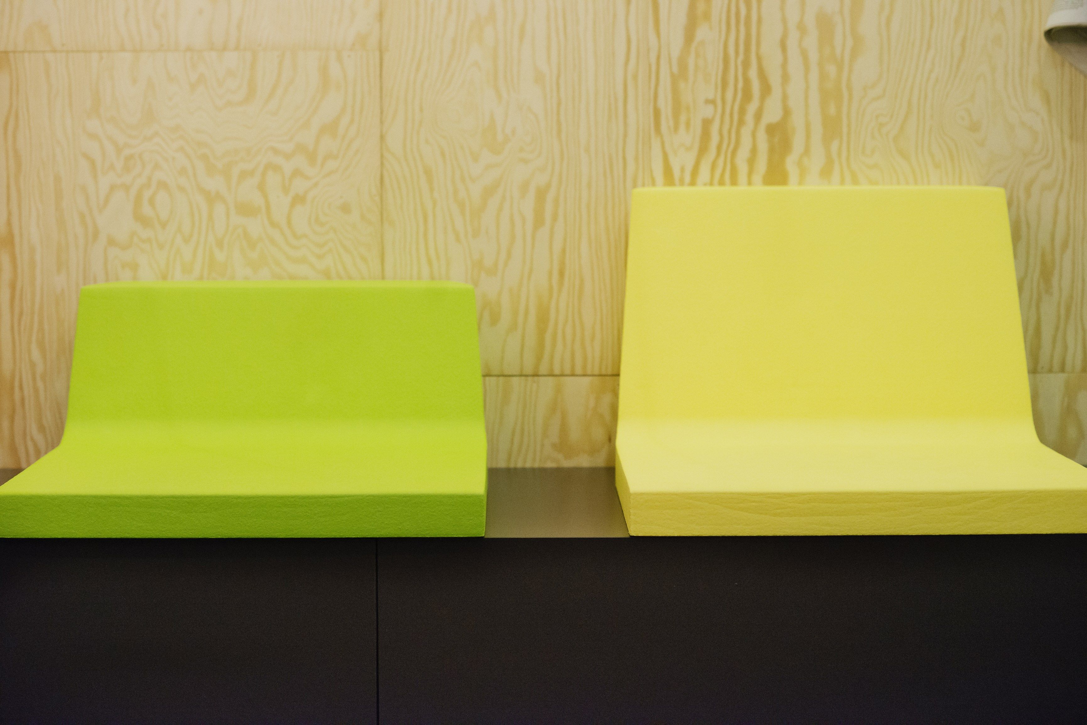 Скамья из пены QM со спинкой Quinze & Milan Podium Seat ARCH-00030037 - Вид №3