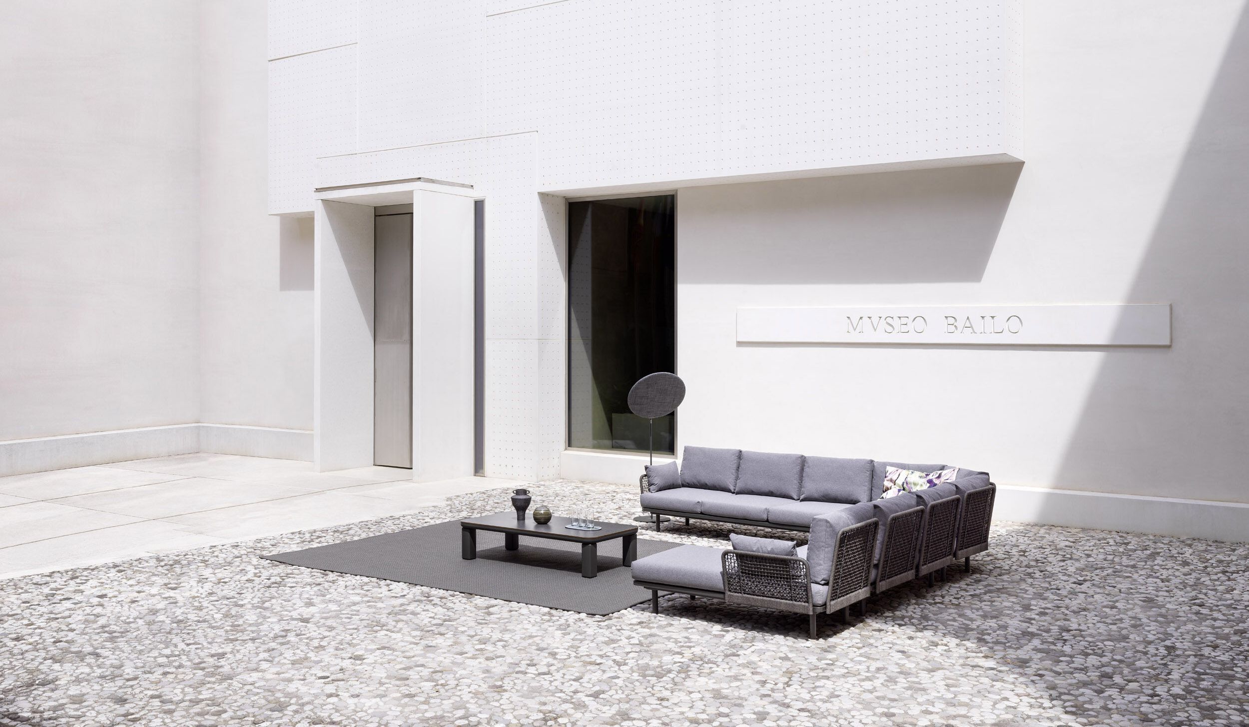 Алюминиевый садовый столик с керамической столешницей или HPL Varaschin Customade ARCH-00020895 - Вид №1