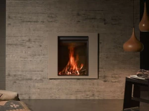 Stûv Настенный дровяной камин с панорамным остеклением Stûv 22