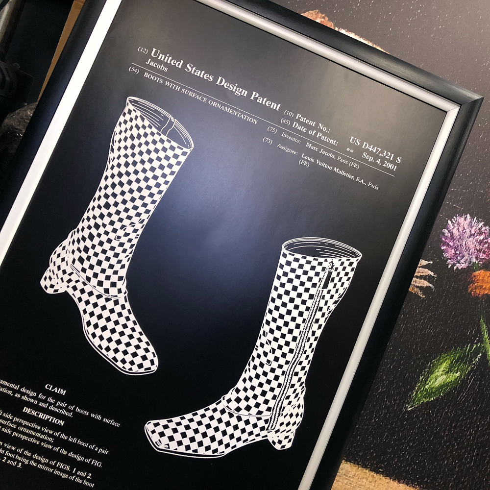 896521341_1818 Арт-постер «Патент Louis Vuitton на дамские сапоги» Object Desire  - Вид №3