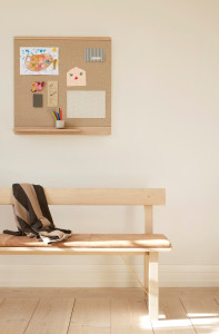 Дубовая скамья со спинкой