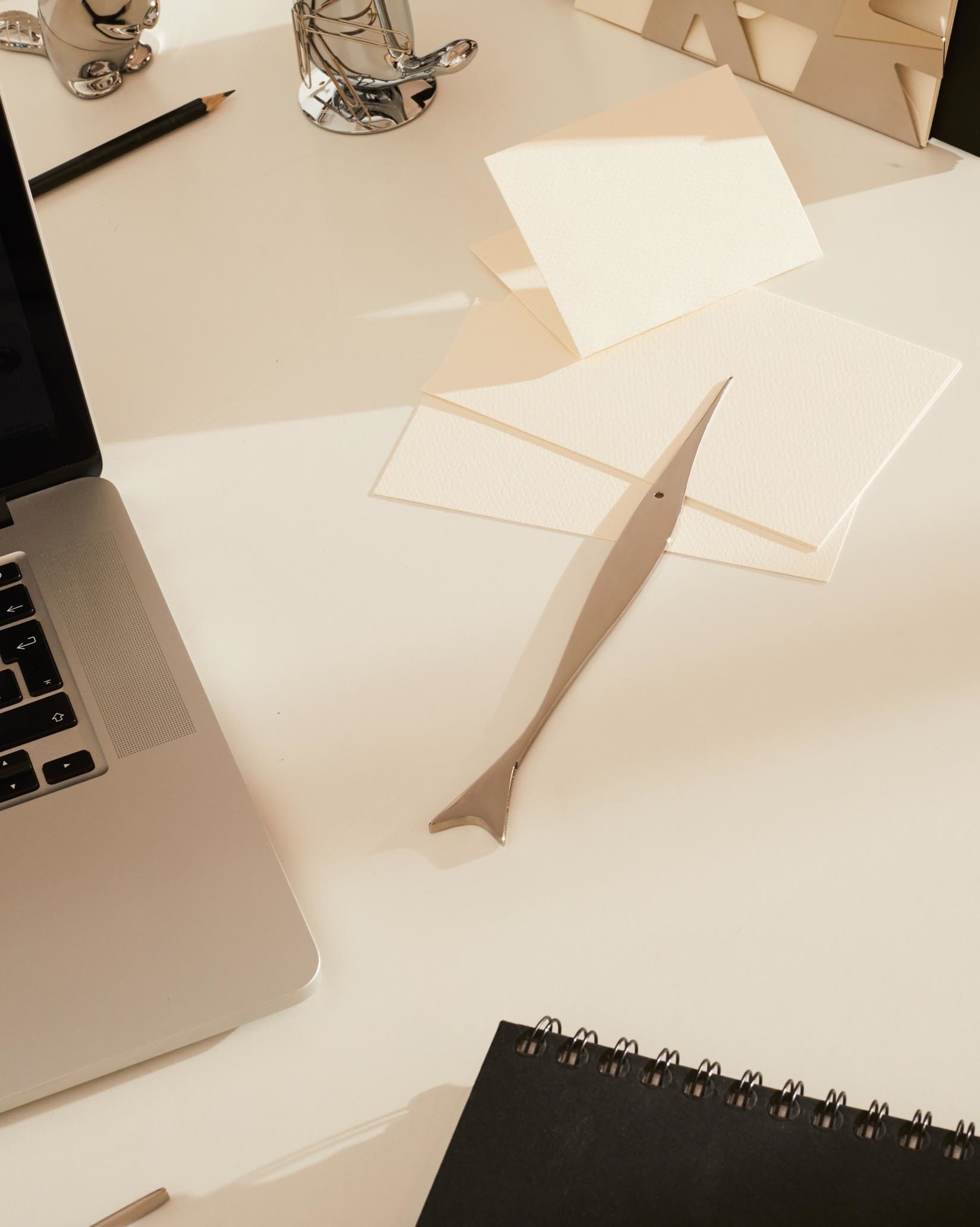 Открывалка для писем Alessi Pes GIA08 - Вид №1