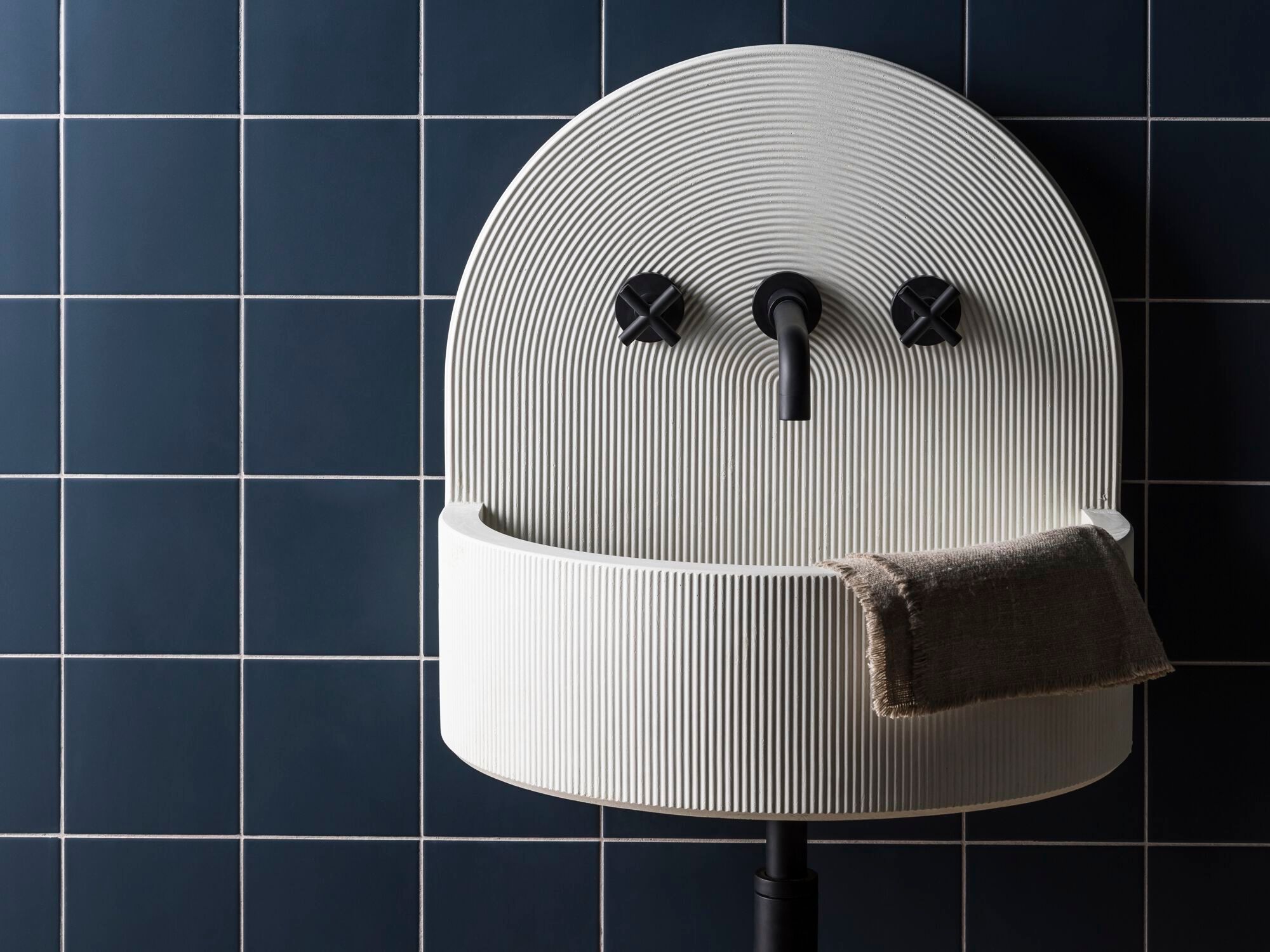 Бетонная подвесная раковина Formed KORO ARCH-00125496