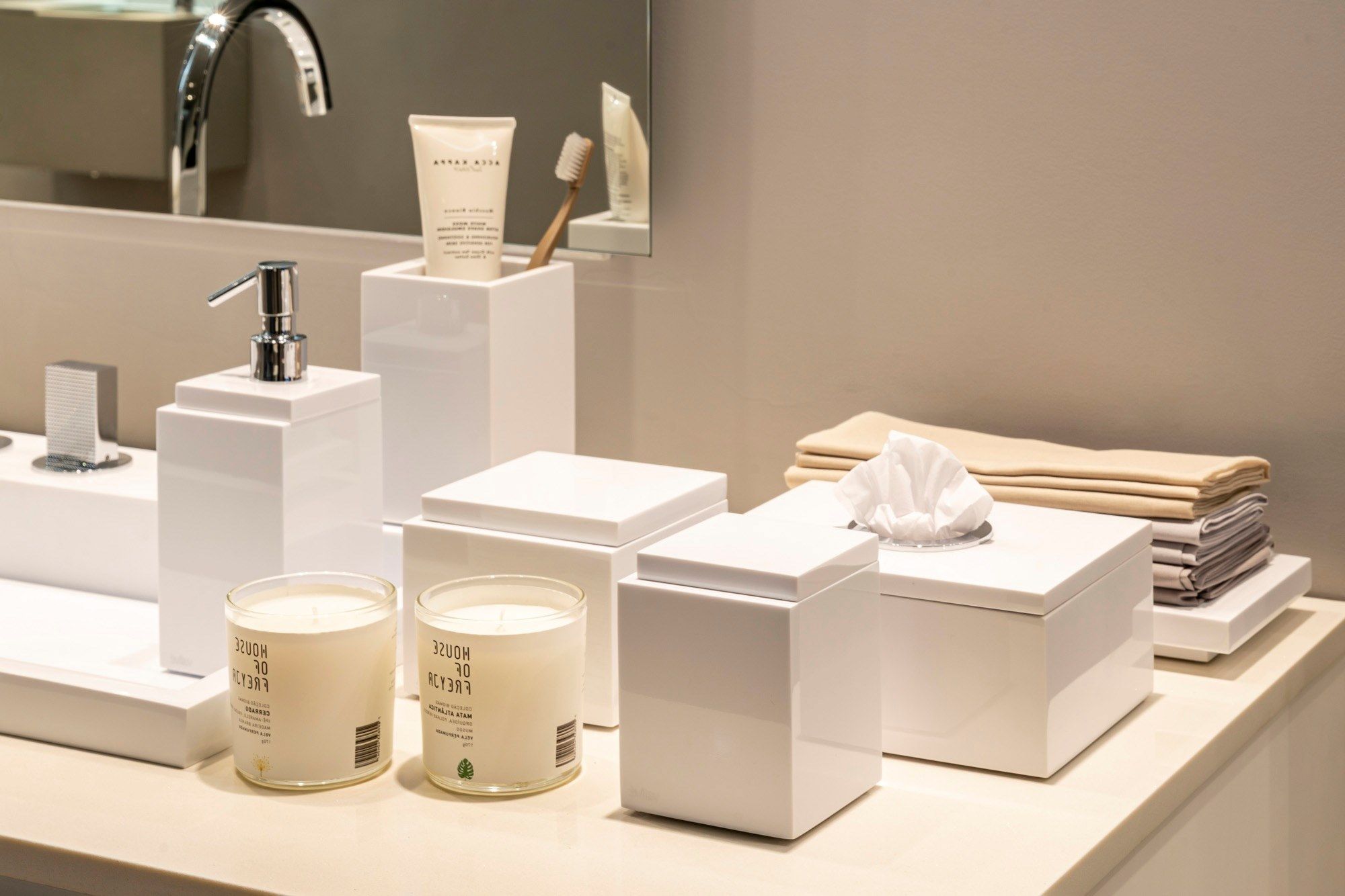 Диспенсер для мыла из смолы Vallvé SQUARE ARCH-00132286 - Вид №2