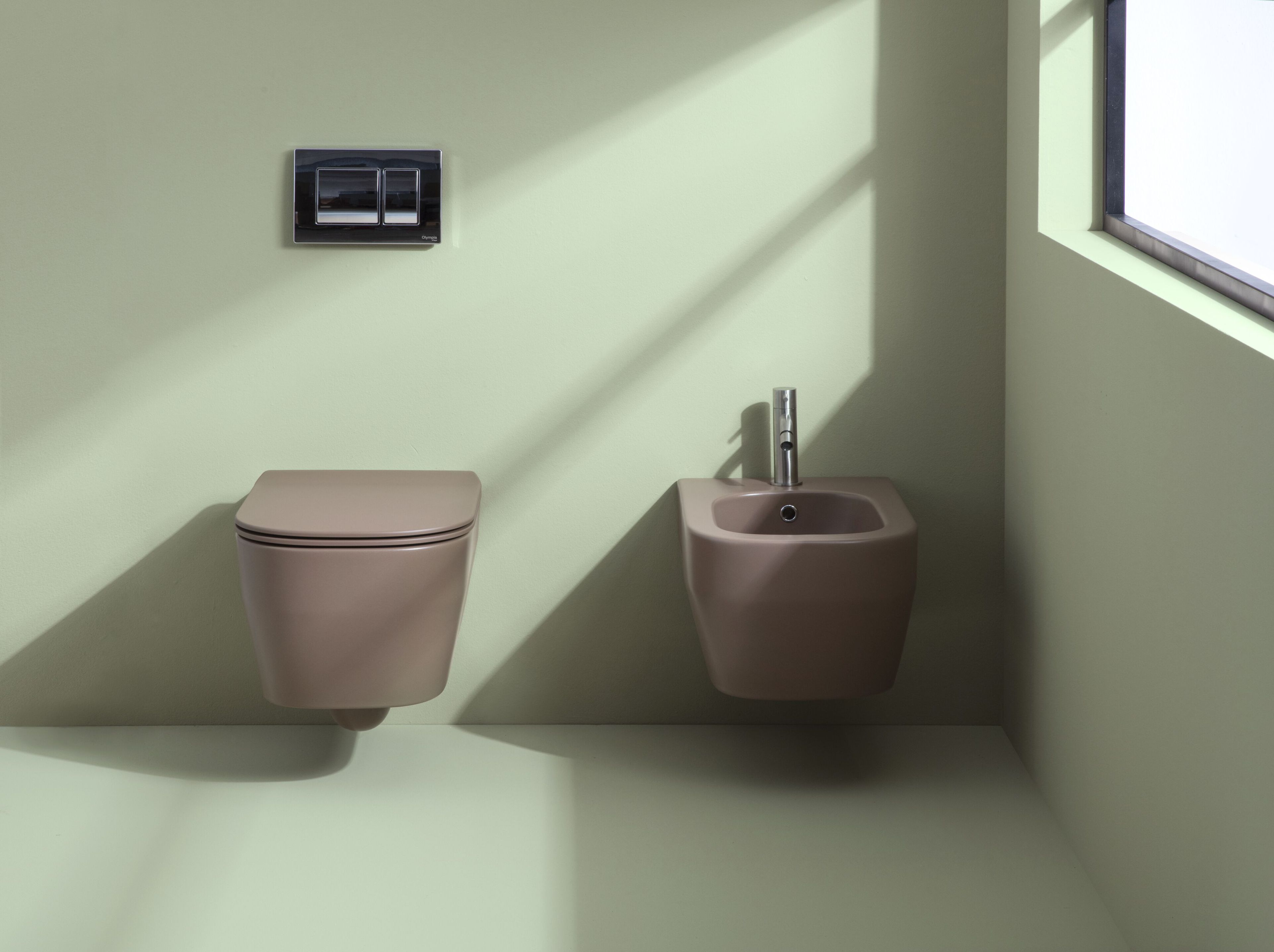 Туалет висит в витрине без бриды Olympia Ceramica все evo ARCH-00070302 - Вид №2