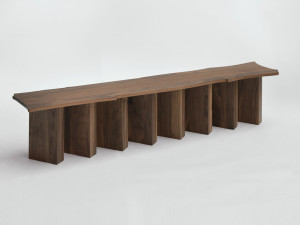 Скамейка из массива дерева