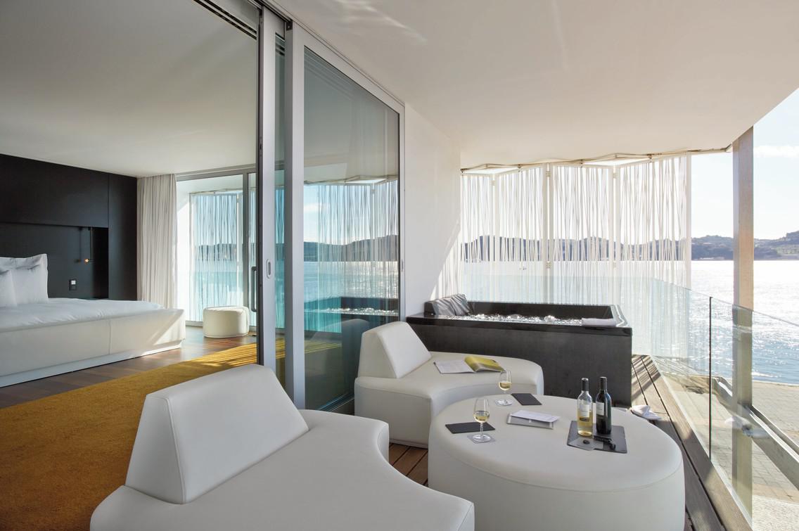 Правое угловое сиденье морская кожа белого цвета Manutti Moon Island MNST423 - Вид №10