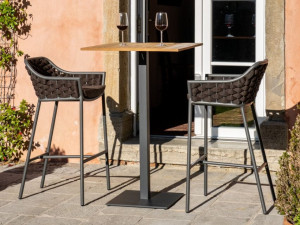 Высокий квадратный садовый стол