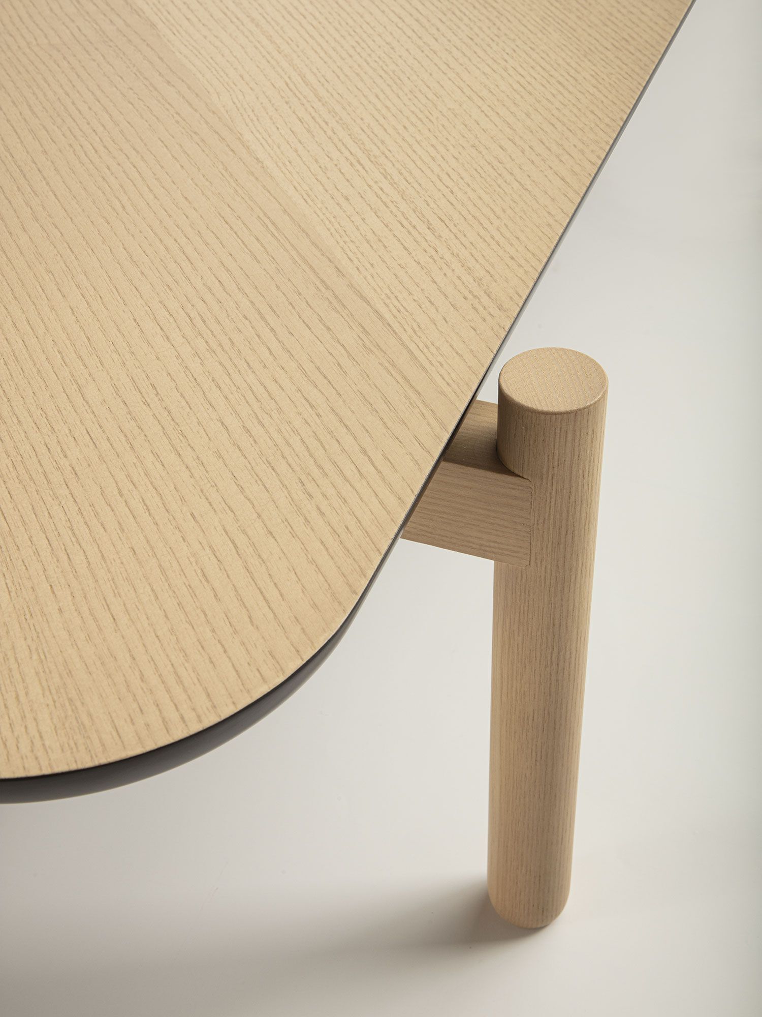 Низкий деревянный журнальный столик Frigerio Stepan ARCH-00043772 - Вид №8