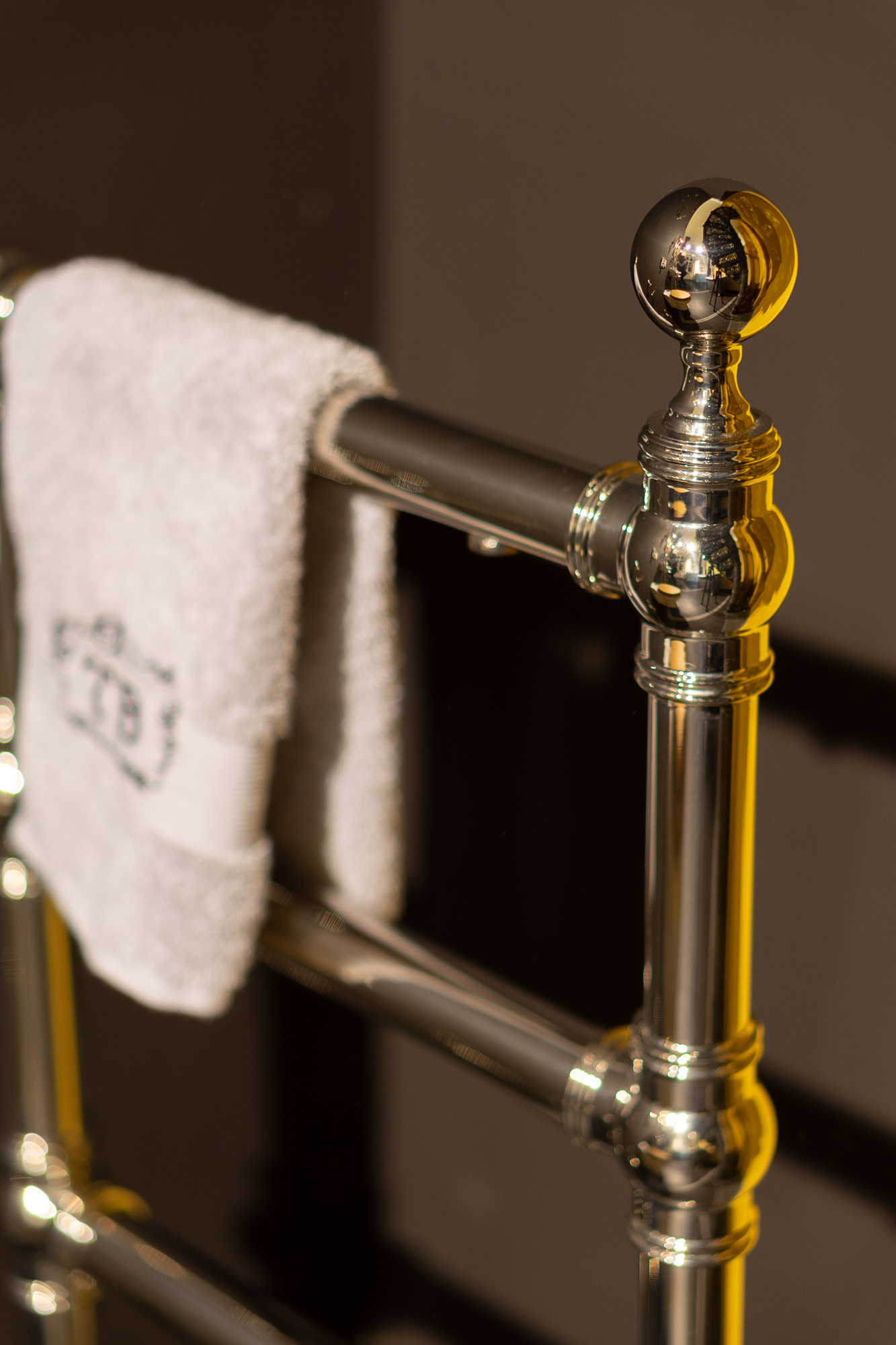 Traditional bathrooms Подогреватель полотенец CARLTON Og004.bn  - Вид №1