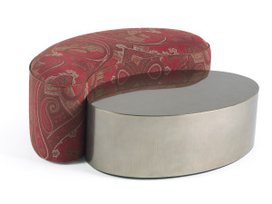 Ткань мягкий пуф с деревянным журнальным столиком