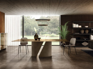 Прямоугольный стеклянный стол с металлическим основанием