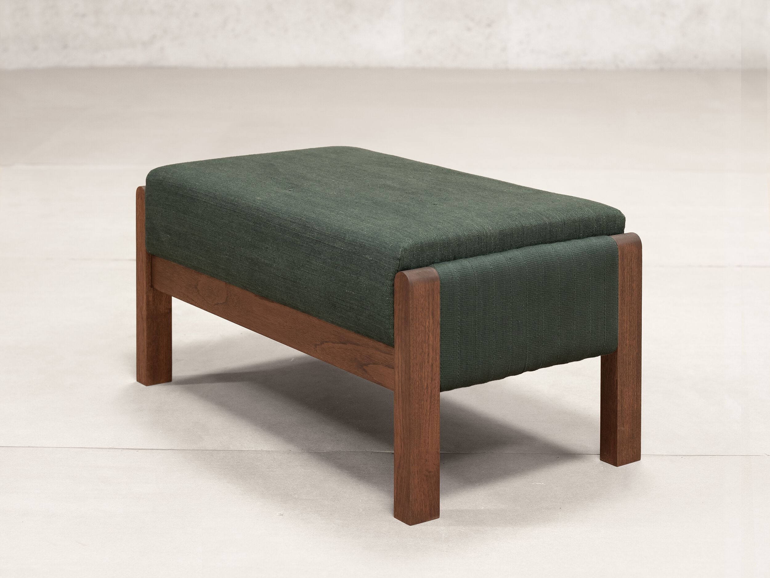 Тканевая мягкая подставка для ног Phantom Hands Niwar ARCH-00148199