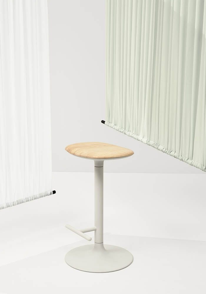 Высокий стальной стул с подставкой для ног и встроенной подушкой Infiniti Flink ARCH-00111841 - Вид №1