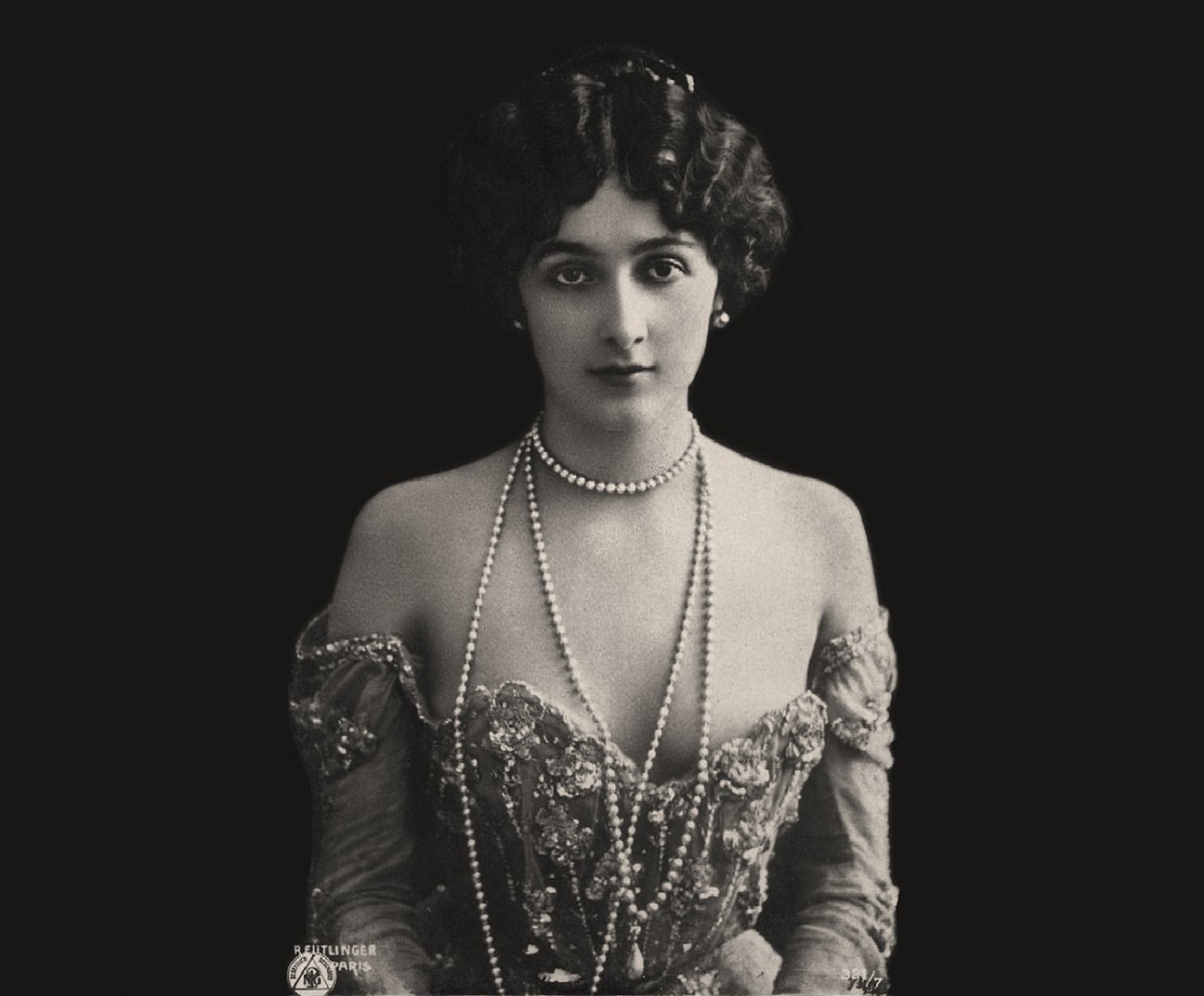 Кофейный столик круглый черно-белый с рисунком 50 см "Седьмое небо" Fornasetti BYOBJECT FORNASETTI 014305 Белый;черный Object Desire  - Вид №3