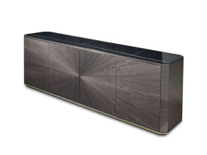 Деревянный шкаф с распашными дверями и мраморной столешницей