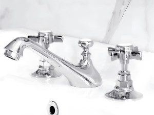 Смеситель для раковины с 3 отверстиями для пола с отдельными розетками