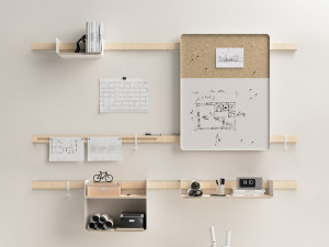 Система деревянных полок с доской и доской объявлений
