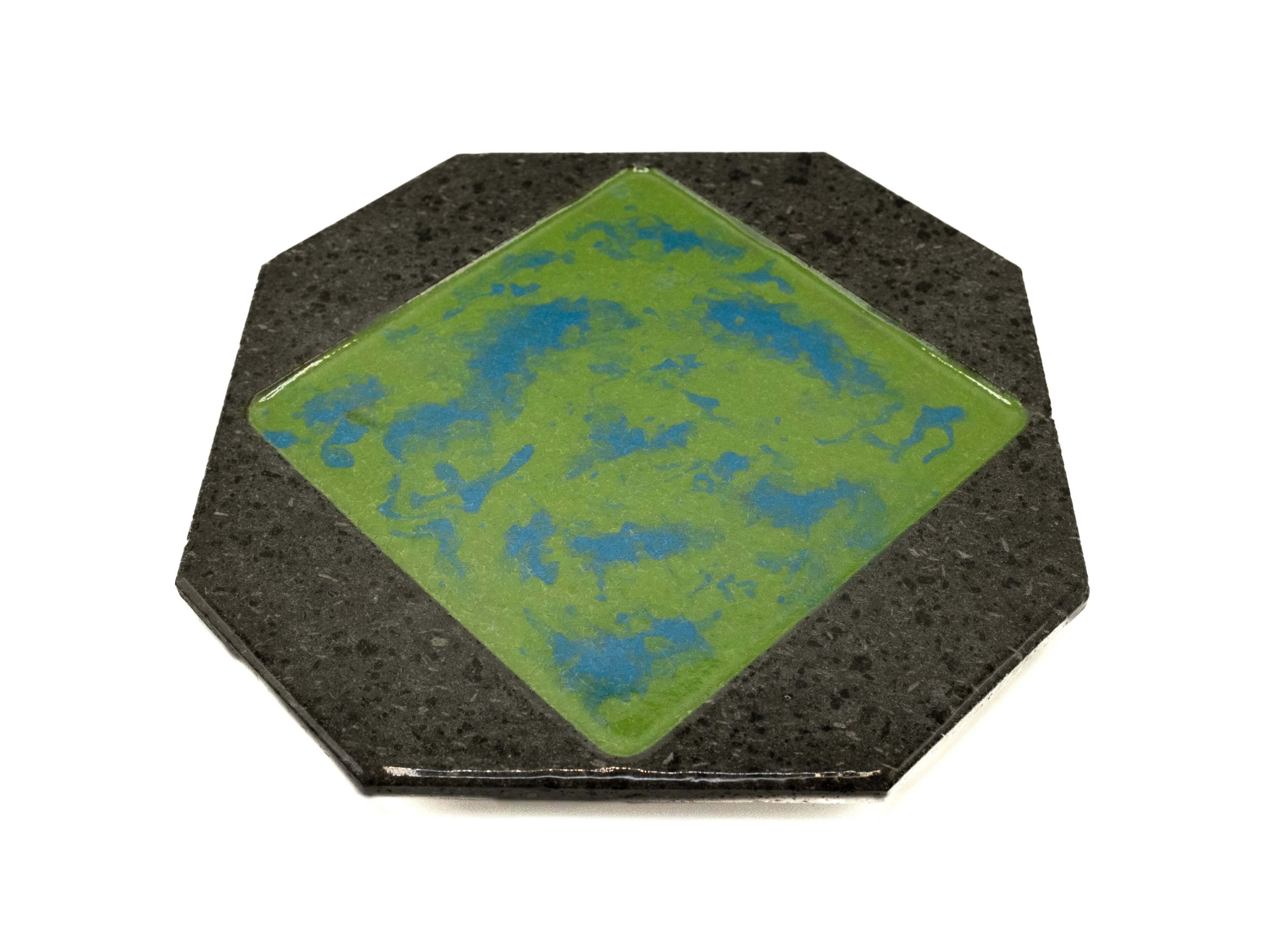 Восьмиугольная сервировочная тарелка из лавового камня Etnea Cuorelavico отливки ARCH-00086554