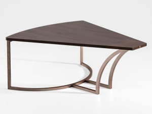 Низкий стол из металла и дерева