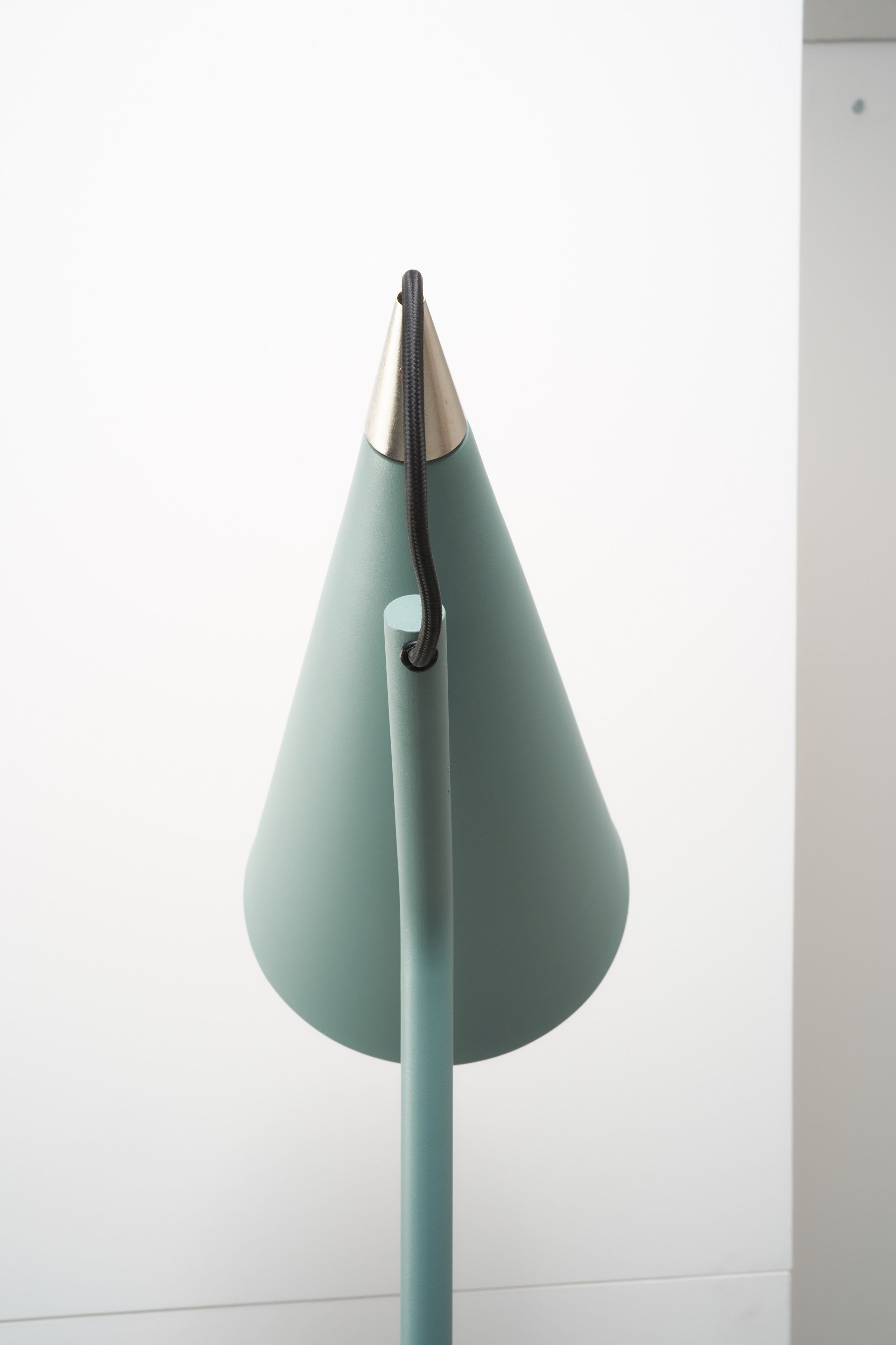 Регулируемая железная напольная лампа ZAVA Jeena ARCH-00085338 - Вид №1