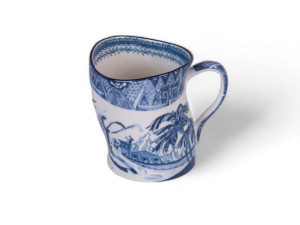 Фарфоровая чайная чашка