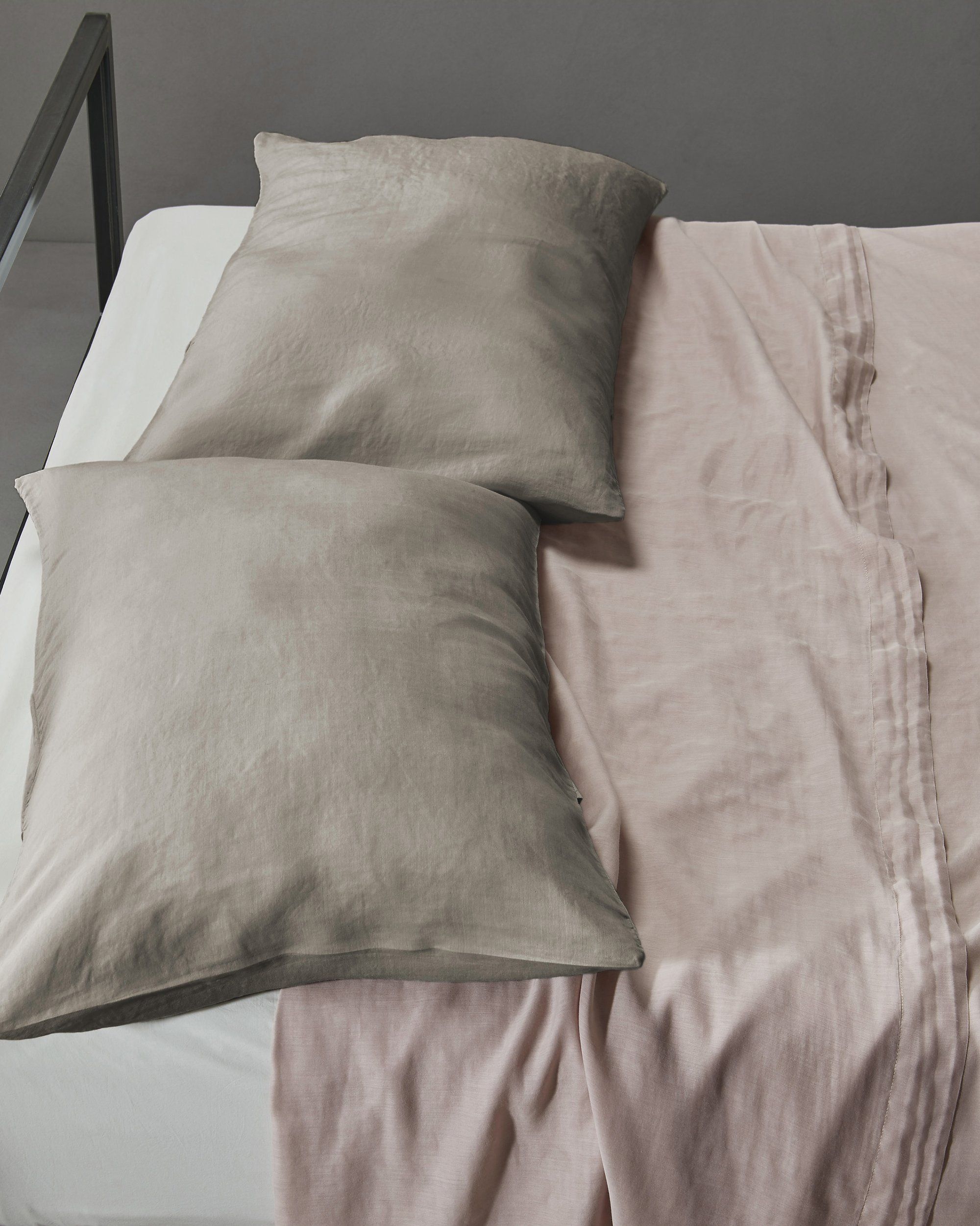 Двухслойная наволочка из хлопка и шелка Society Limonta ARCH-00016000 - Вид №2