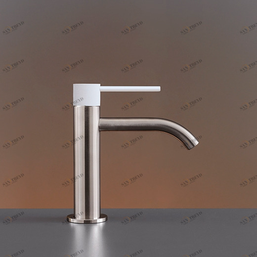 Столб кран для горячей или холодной воды соединения H. 145 мм  <р> Доступен с цветной ручкой, а не цветной версии ручка  <div> Элемент Версия с не цветной ручкой доступна в специальные отделки CEA в </div> GAS26 CEADESIGN 