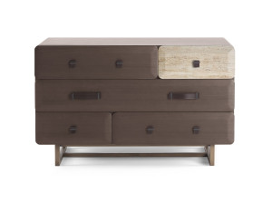 Деревянный комод