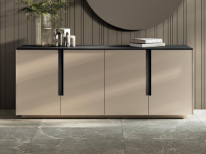 Двустворчатый шкаф с распашными дверями