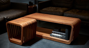 Журнальный столик из орехового дерева