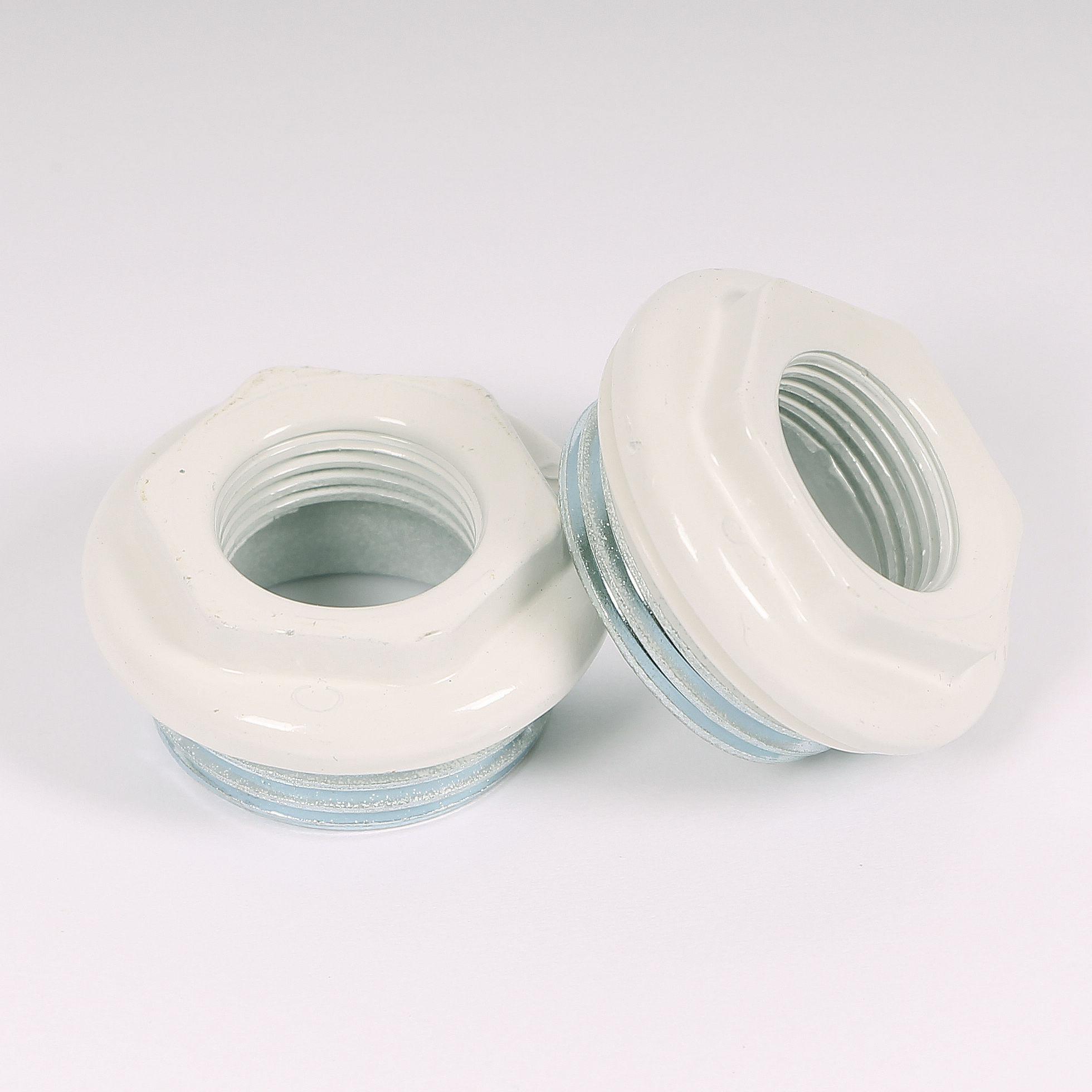 Комплект для подключения радиатора с угловыми кронштейнами (3 шт) с силиконовой прокладкой TORIDO 1"х1/2" RAL9010 TK12S1A3 - Вид №5