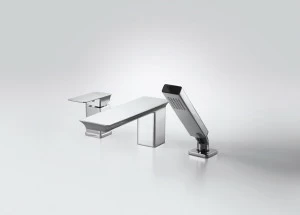 Смеситель на ванну  на три отверстия PHILLIS F556101C-2-ENG bravat