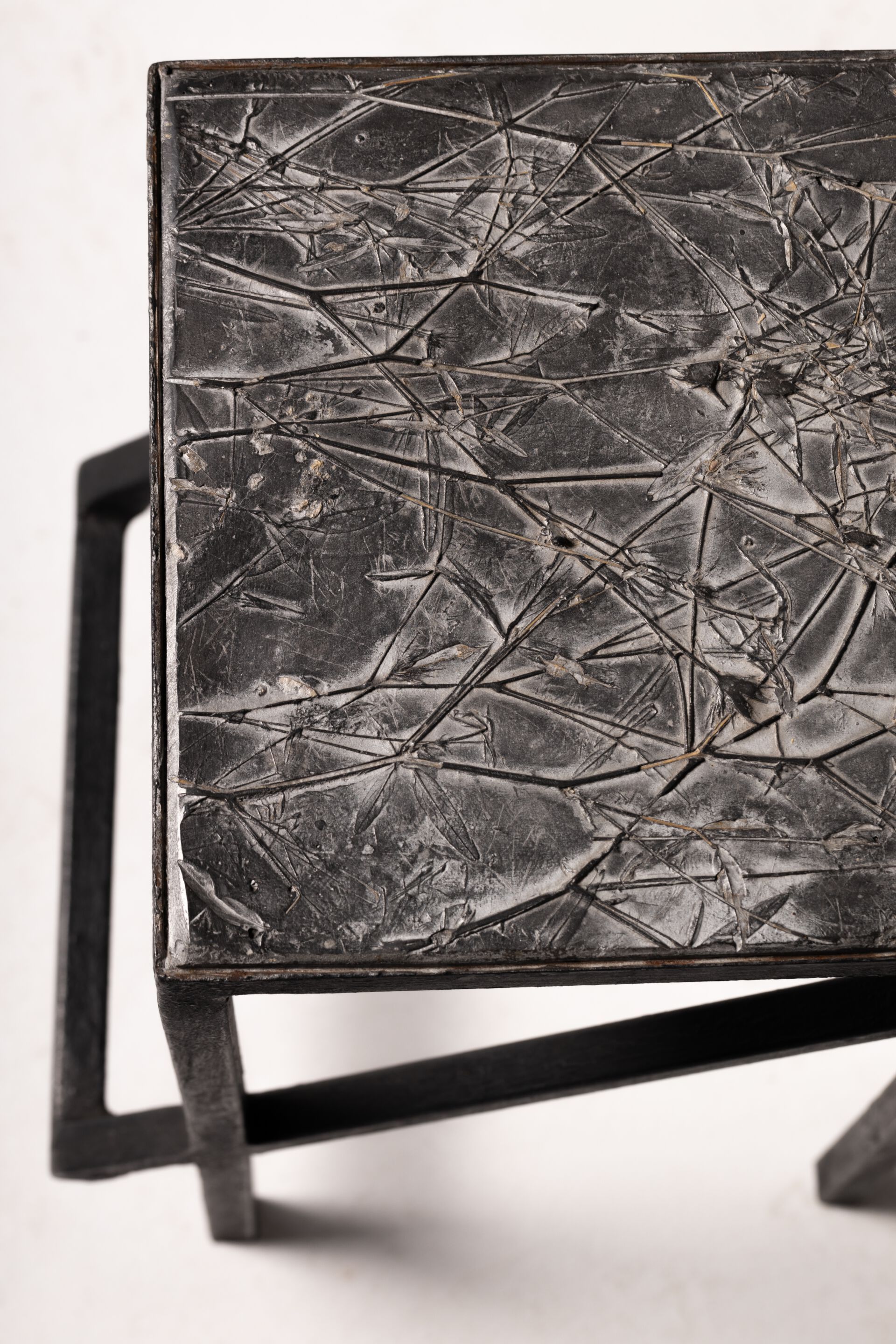 Стальной табурет с подставкой для ног ICI ET LÀ Бетон ARCH-00120196 - Вид №3