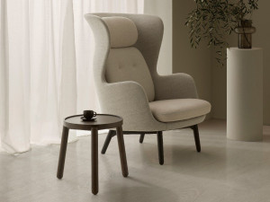 Деревянный круглый журнальный столик