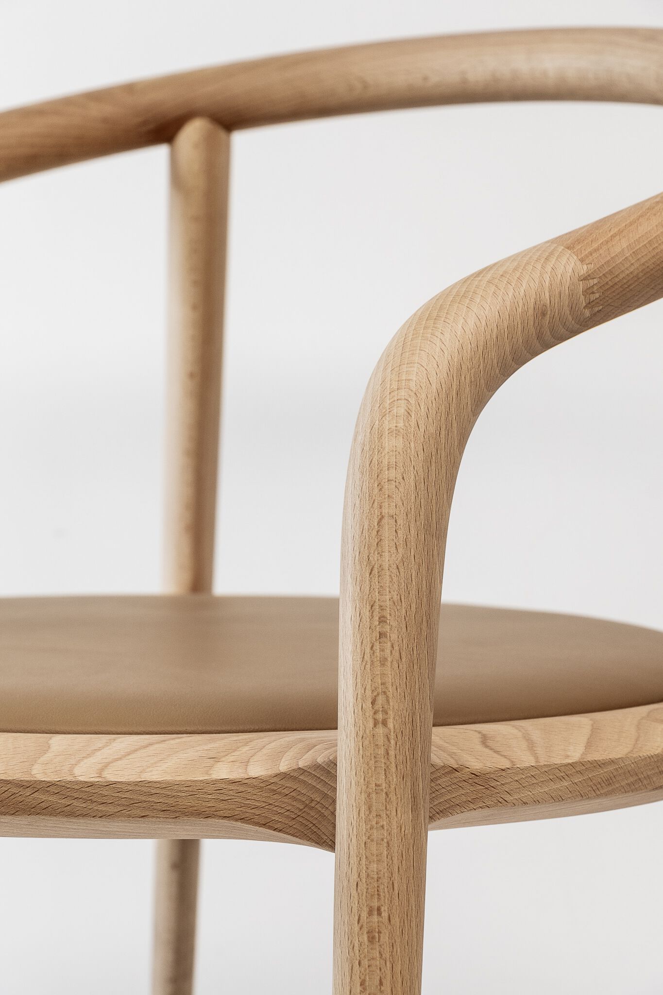 Деревянный стул с подлокотниками и встроенной подушкой Branca Lisboa ARANHA ARCH-00014621 - Вид №2