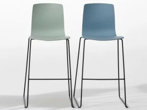 arper Табурет из полипропилена с высокими санками и спинкой Aava