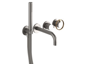 Металлический настенный смеситель для ванны с ручным душем