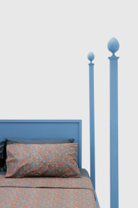 Двуспальная кровать из кованого железа с балдахином