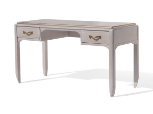 Деревянный туалетный столик