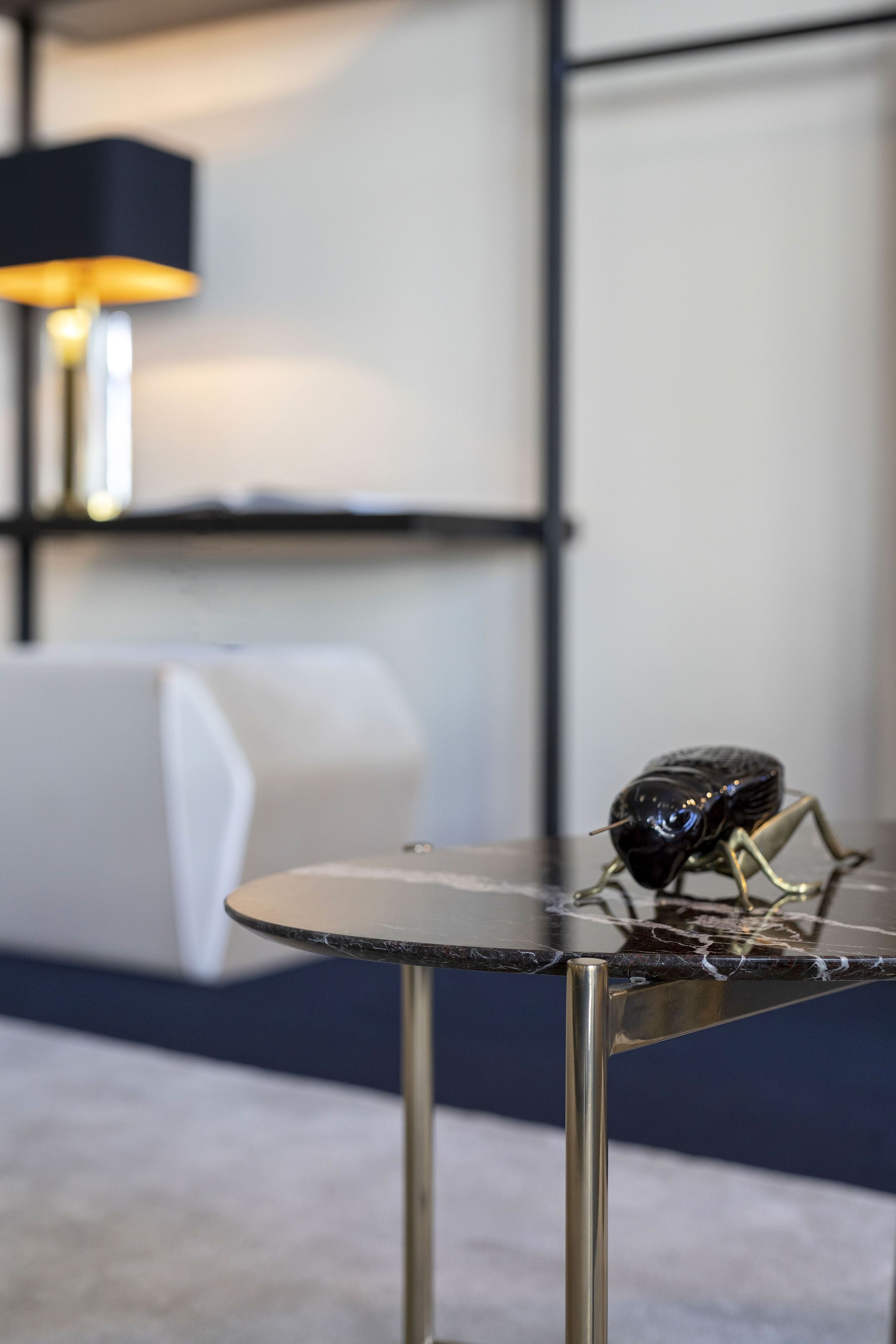 Овальный латунный журнальный столик для гостиной Stylish Club Vivian ARCH-00133091 - Вид №4