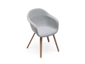 Тканевый стул с подлокотниками