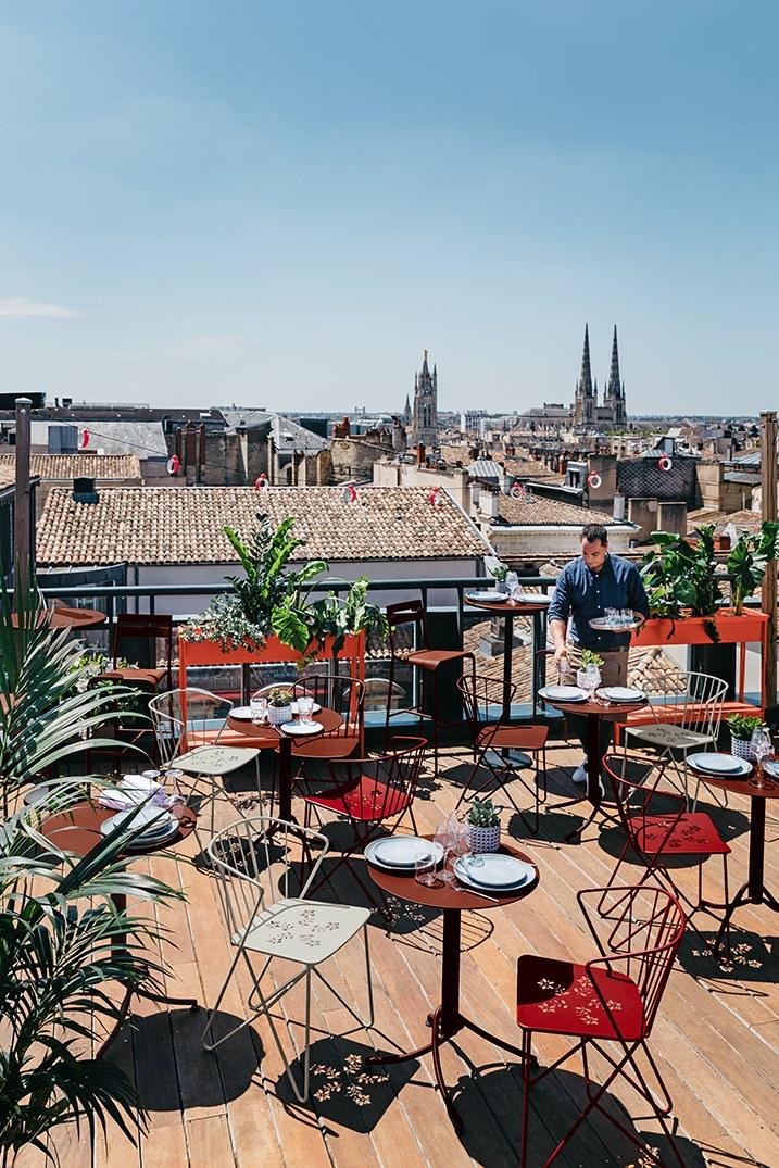 Fermob Садовый круглый стол из стали Flower 7110 - Вид №1